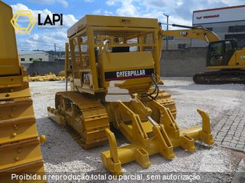 Trator de Esteira Caterpillar D6D