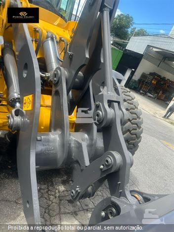 Pá Carregadeira Volvo L90F