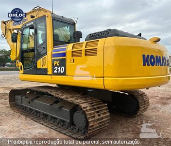 Escavadeira Komatsu PC210