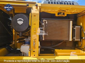 Escavadeira Komatsu PC210