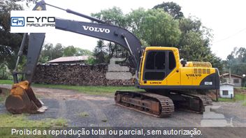 Escavadeira Volvo EC210B