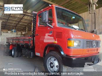 Caminhão Mercedes-Benz 710/ 710 Plus 2p (diesel)