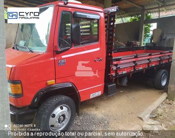 Caminhão Mercedes-Benz 710/ 710 Plus 2p (diesel)