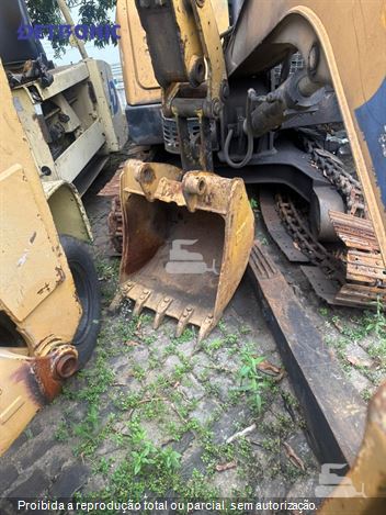 Retro Escavadeira Caterpillar 416E