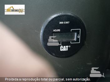 Escavadeira Caterpillar 320D2L