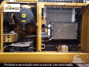 Escavadeira Caterpillar 320D2L