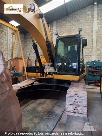 Escavadeira Caterpillar 320D2L