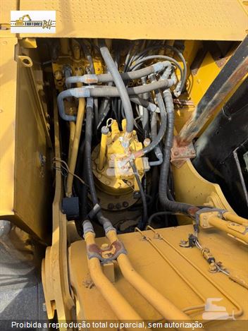 Escavadeira Caterpillar 320D2
