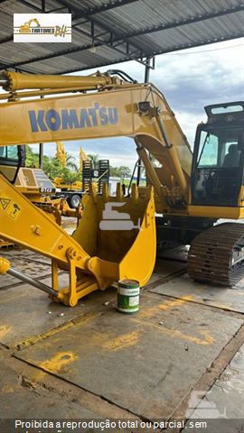 Escavadeira Komatsu PC210