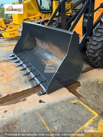 Pá Carregadeira Case W20E