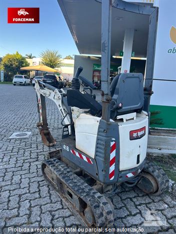 Mini-Escavadeira Bobcat E418
