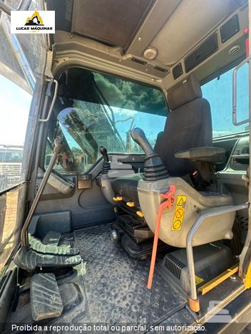 Escavadeira Volvo EC140B