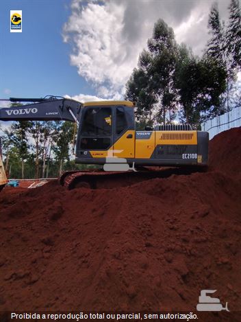 Escavadeira Volvo EC200D