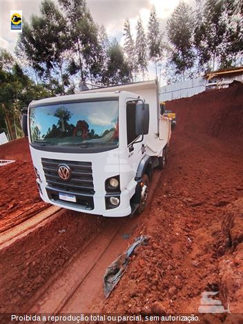 Caminhão Volkswagen 26-260 E Constellation 6x4 3-Eixos 2p (Diesel)