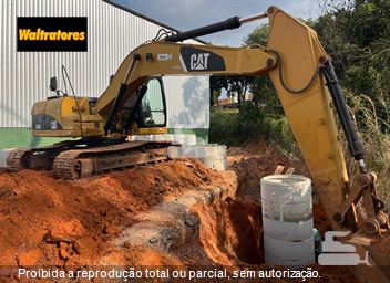 Escavadeira Caterpillar 320D