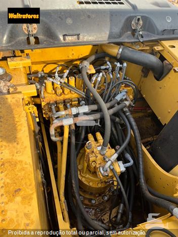 Escavadeira Caterpillar 320D