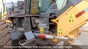 Motoniveladora New Holland RG200B