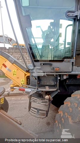 Motoniveladora New Holland RG200B