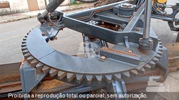 Motoniveladora New Holland RG200B
