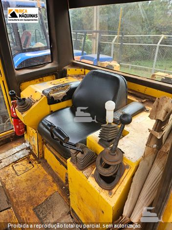 Trator de Esteira New Holland D170
