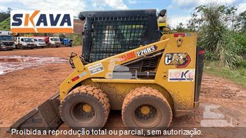 Mini-Carregadeira Caterpillar 226B