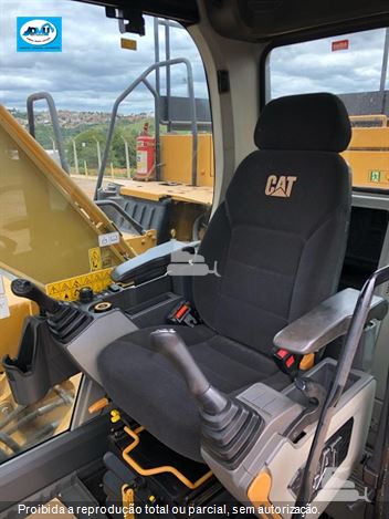 Escavadeira Caterpillar 320GC