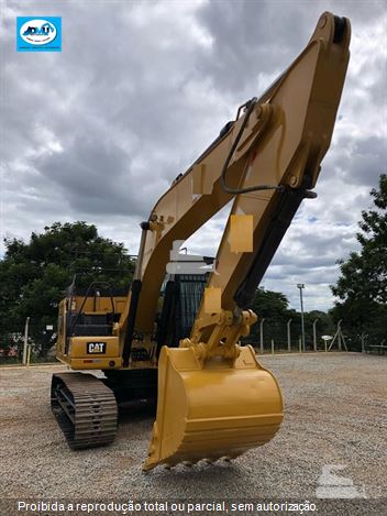 Escavadeira Caterpillar 320GC