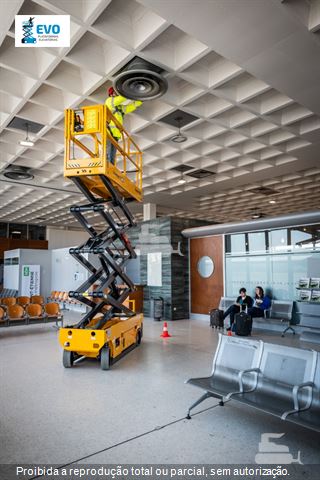 Plataforma Aérea (Elevatória) Haulotte Compact 10N