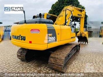 Escavadeira Komatsu PC200