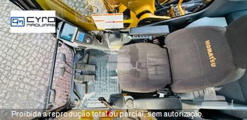 Escavadeira Komatsu PC200