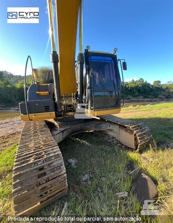 Escavadeira Caterpillar 320D2L