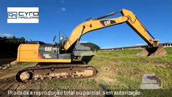 Escavadeira Caterpillar 320D2L
