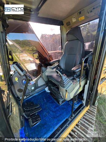 Escavadeira Caterpillar 320D2L