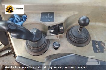Trator de Esteira Caterpillar D6T