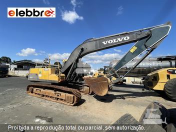 Escavadeira Volvo EC210D