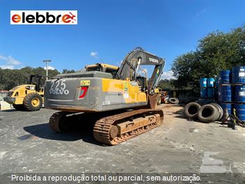 Escavadeira Volvo EC210D