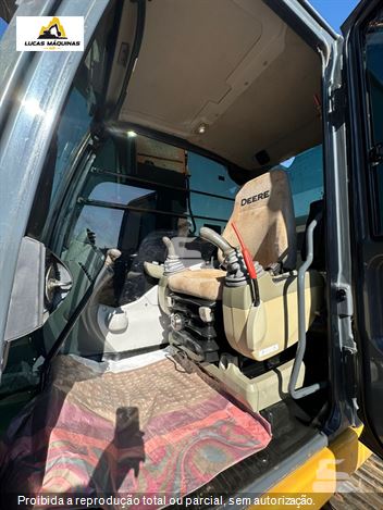 Escavadeira John Deere 130G