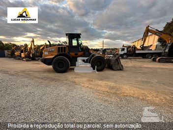 Pá Carregadeira Case 721E