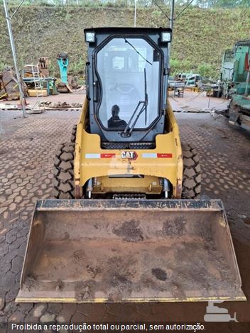 Mini-Carregadeira Caterpillar 226B 3