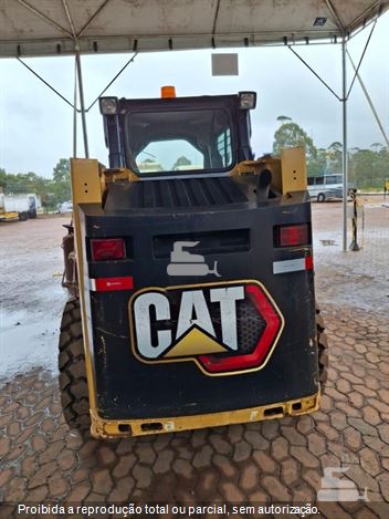 Mini-Carregadeira Caterpillar 226B 3