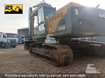 Escavadeira Volvo EC240BLC