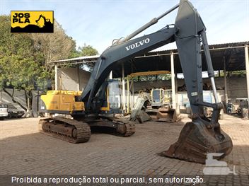 Escavadeira Volvo EC240BLC