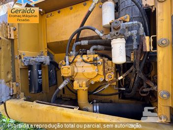 Escavadeira Caterpillar 320DL