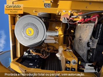Escavadeira Caterpillar 320DL