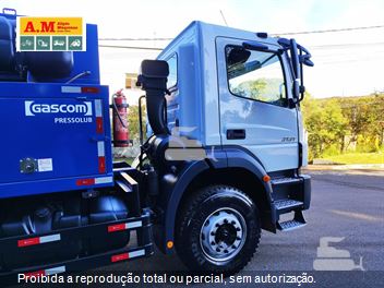 Caminhão Mercedes-Benz Axor 3131 6x4 2p (diesel)(E5)