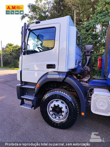 Caminhão Mercedes-Benz Axor 3131 6x4 2p (diesel)(E5)