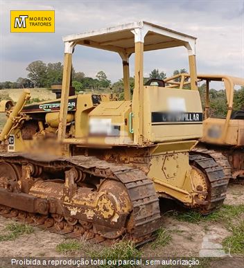Trator de Esteira Caterpillar D6D