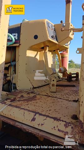 Trator de Esteira Caterpillar D6D