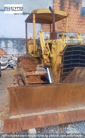 Trator de Esteira Caterpillar D4D