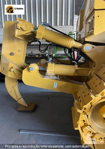 Trator de Esteira Caterpillar D8T